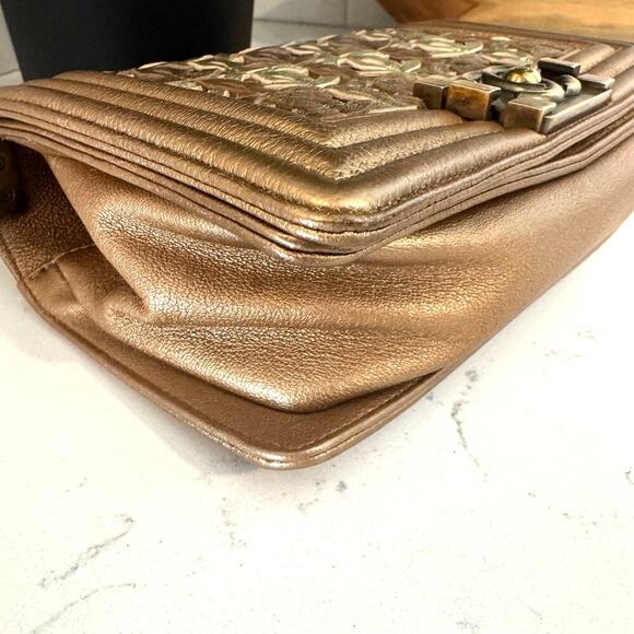 Chanel *Runway* Paris-Dubai Small CC Boy Bag Bronze Gold Metallic Series 20 - Picture 8 of 14